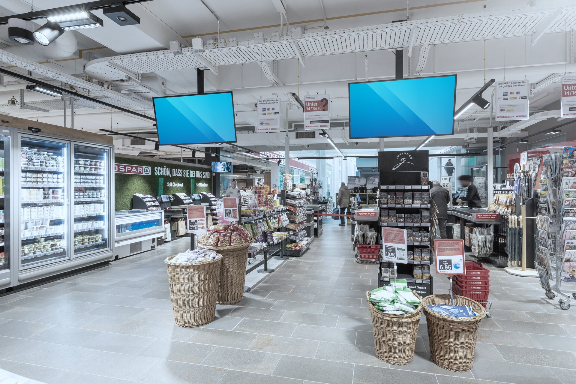SPAR / TopCC / AVIA — DOOH-Werbescreen